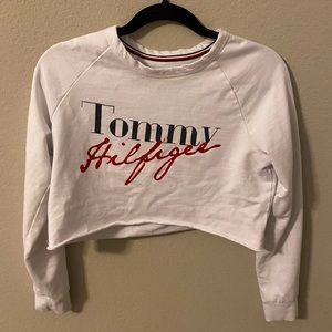 Cropped Tommy sweater